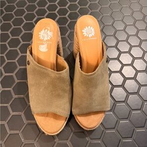 AMBUR WEDGE by YELLOW BOX, Color Almond size 7.5